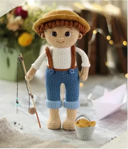 Amigurumi muñeco pescador