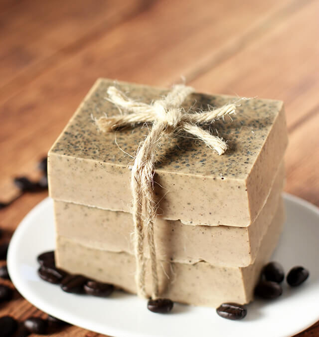 Jabón artesanal de café con aceite de coco